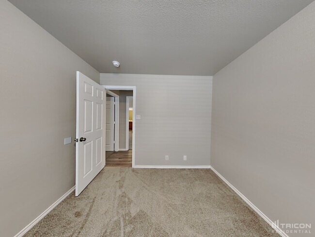 Building Photo - 1719 Joy Spring