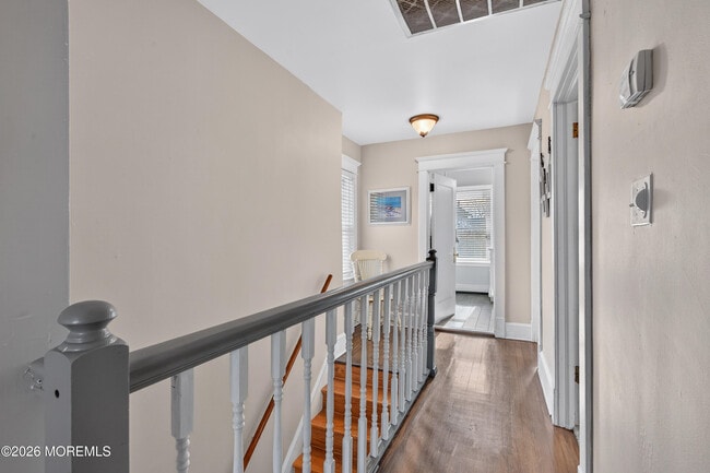 Building Photo - 211 Lareine Ave