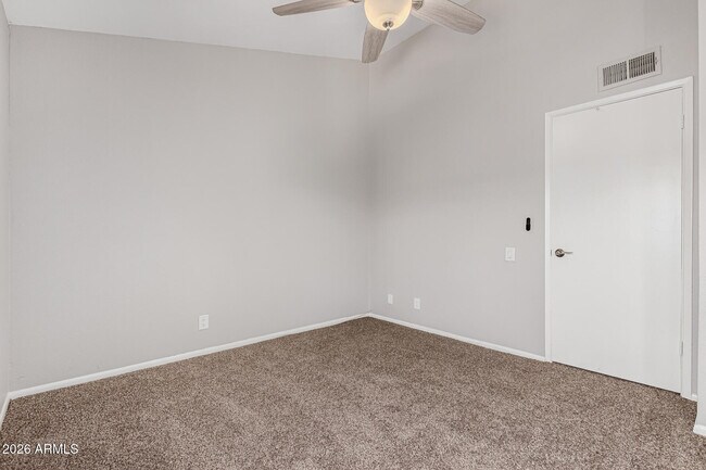 Building Photo - 8055 E Thomas Rd