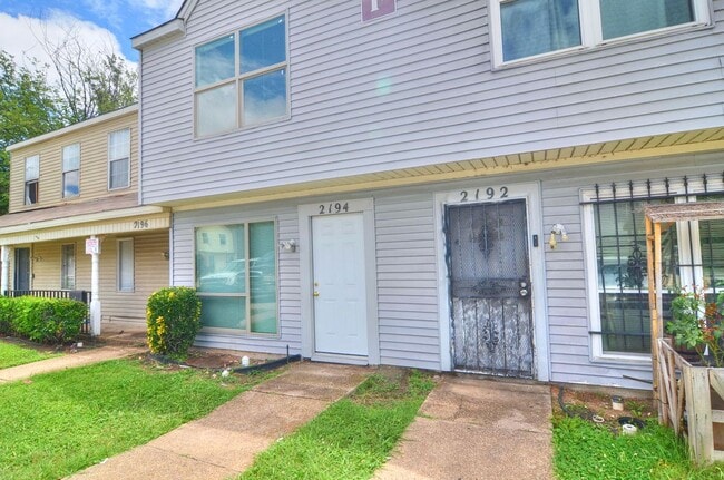 Building Photo - 2194 Aspen Dr