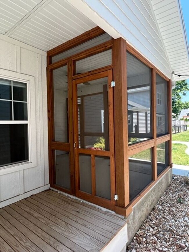 Building Photo - Springfield's first pocket neighborhood!! ...