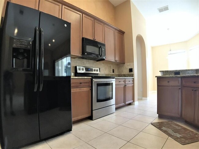 Building Photo - 909 Arbormoor Pl