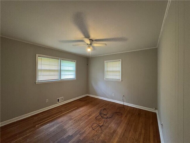 Building Photo - 1224 Skyview Cir SW