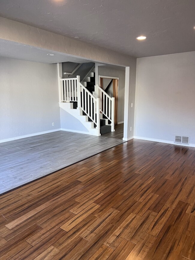 Primary Photo - 2451 NW 38th St