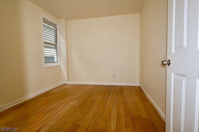 Building Photo - 16 N 5th St