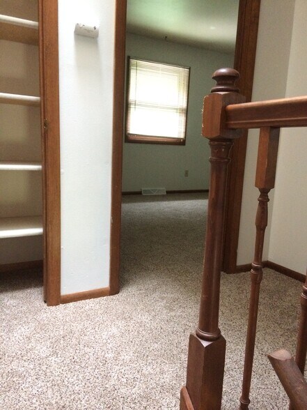 Upper hallway - 110 Johnston Dr