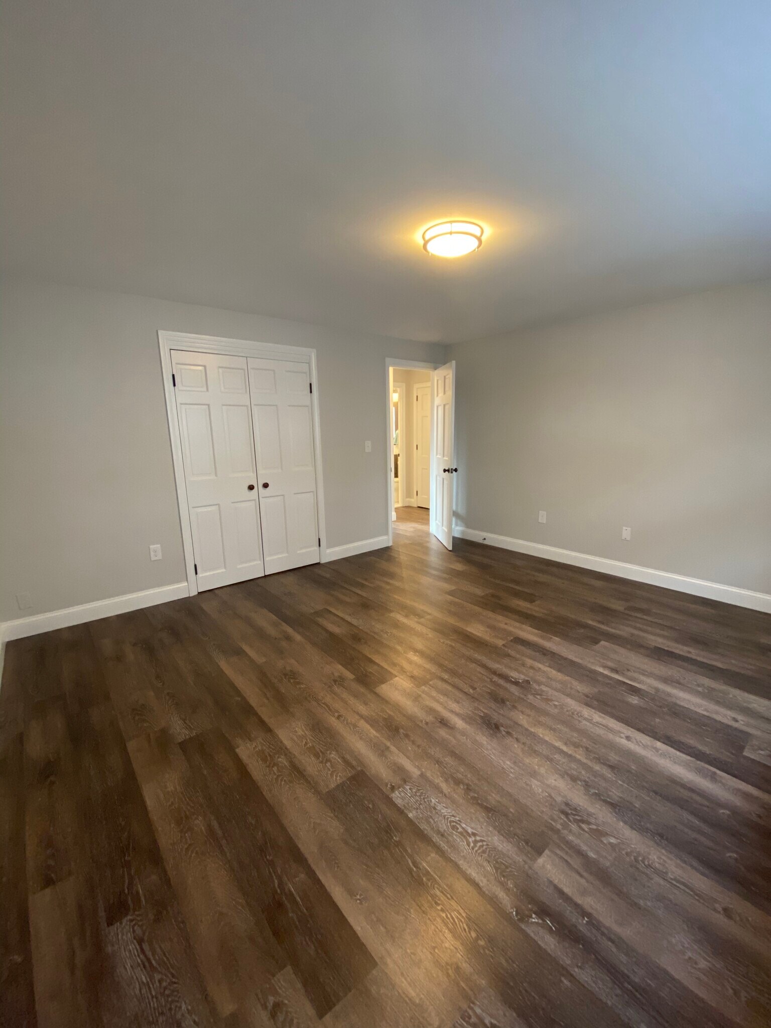 Building Photo - 37 Grandview Dr