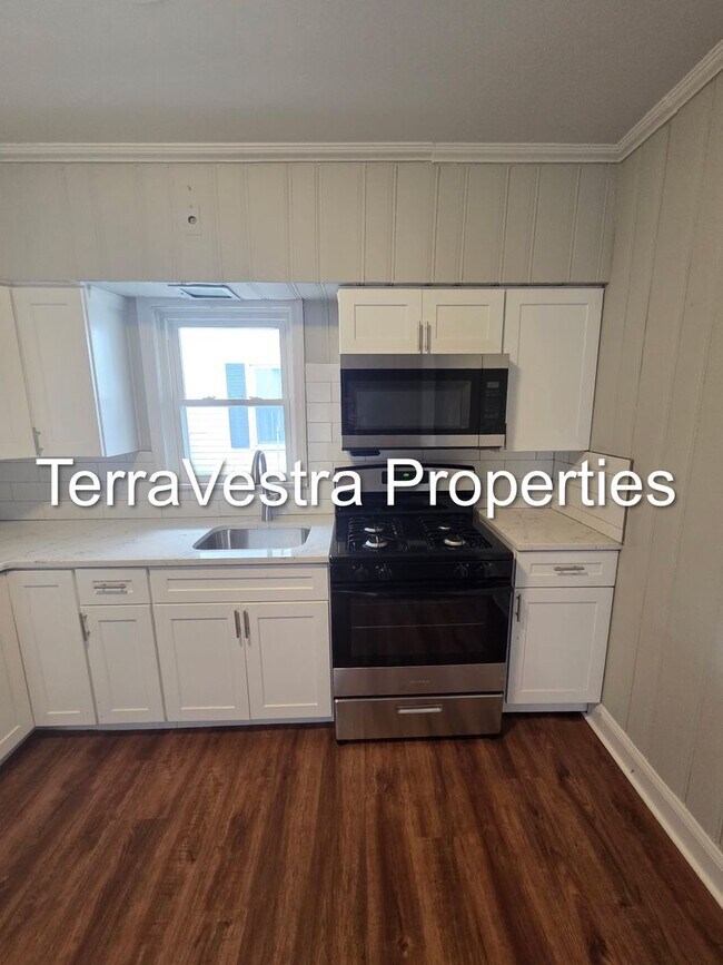 Building Photo - 31 S Myrtle St