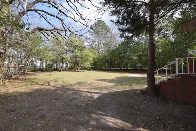 Building Photo - Renovated 2 Bedroom Duplex - Section 8 OK