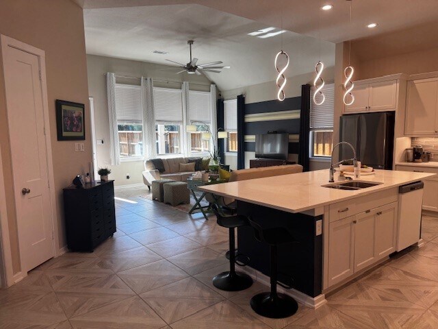 Building Photo - 4594 Silver Moon Dr