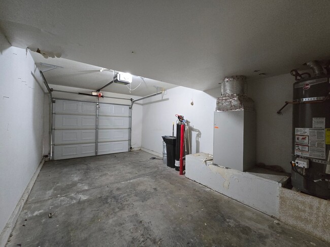 Building Photo - Townhome in Dreamy Summerlin Area -8417 Ma...