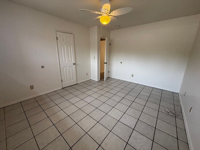 Building Photo - 735 Genevieve St