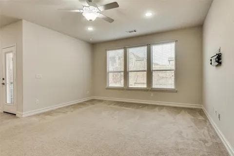 Building Photo - 421 Windward Dr