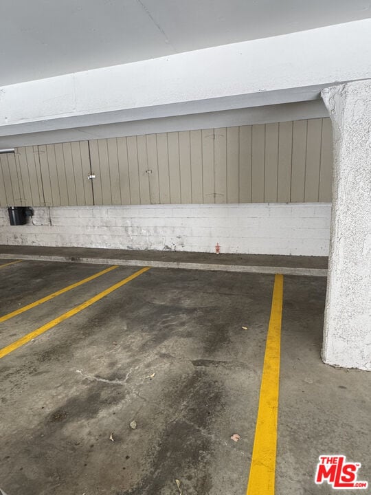 Building Photo - 18433 Hatteras St