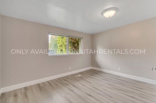 Building Photo - 1075 W 860 N