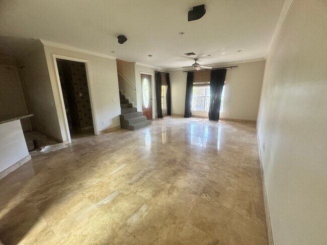 Building Photo - 857 SW 11th Ct