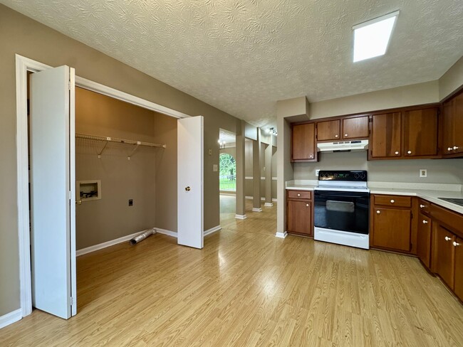 Building Photo - 500 Orchard Dr