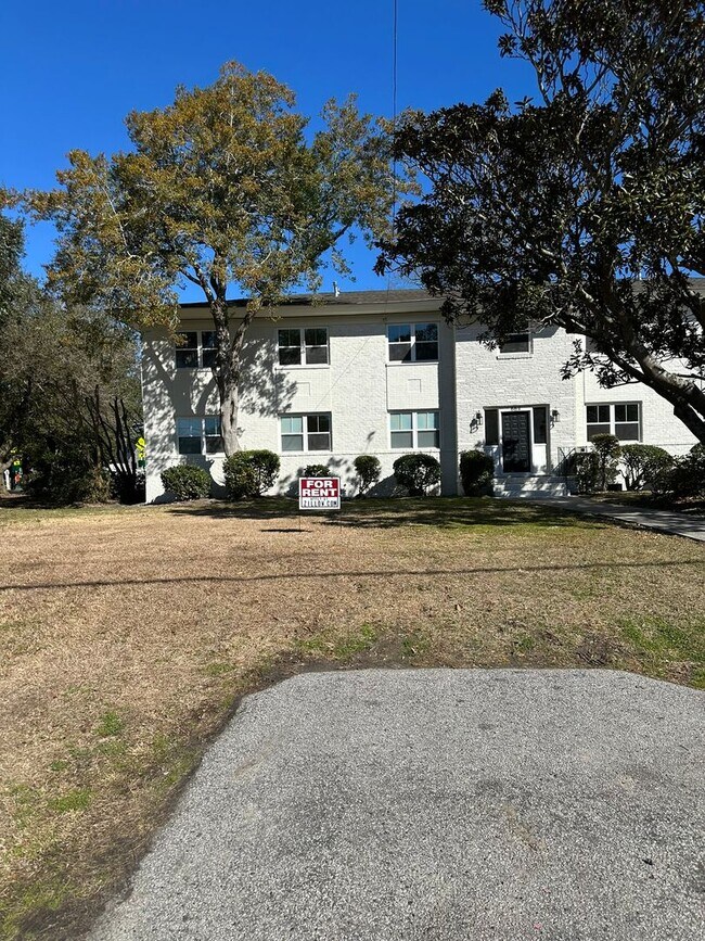 Building Photo - 664 Windermere Blvd