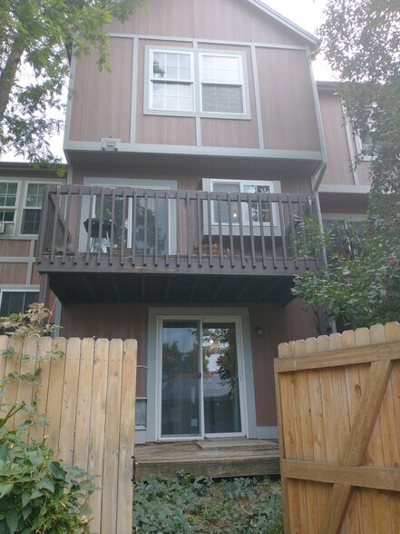 Backyard/walkout/deck - 1217 South Flower Circle