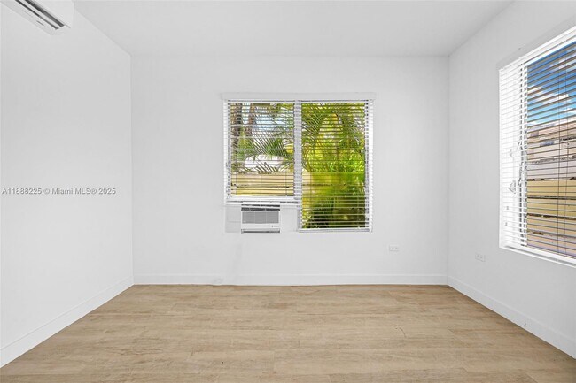Building Photo - 641 10th St