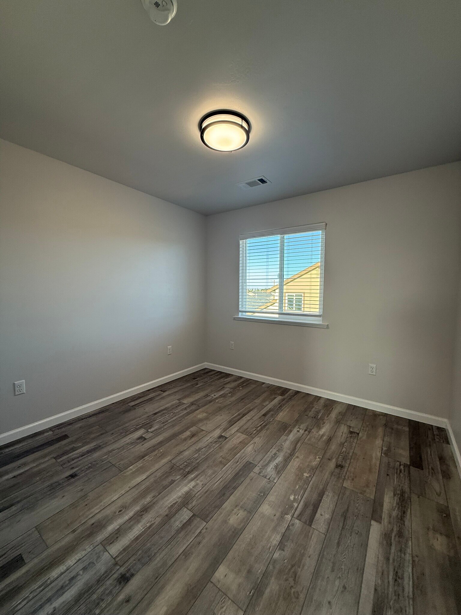 Building Photo - 1660 Ascent Pl