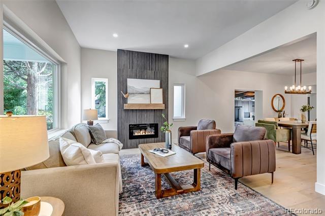 Building Photo - 2357 Grove St