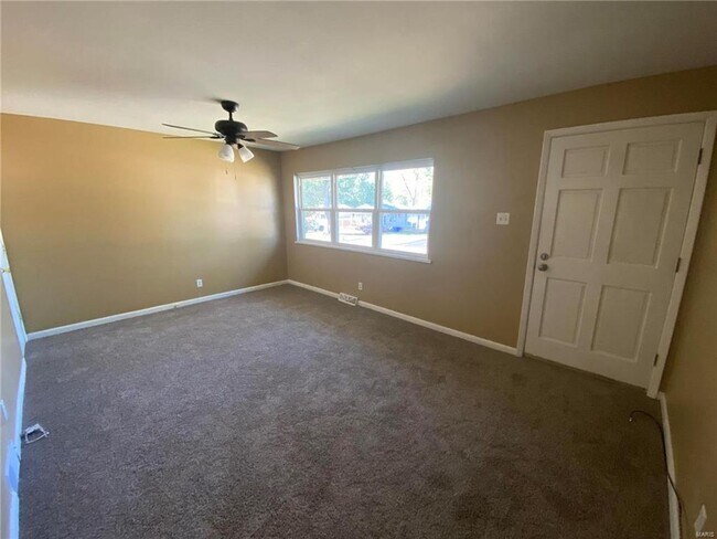 Building Photo - 178 Floralea Pl