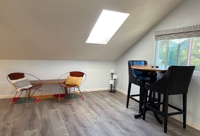 Building Photo - 16979 East Ln