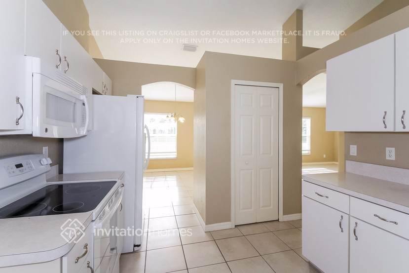 Building Photo - 3228 N Biscayne Dr