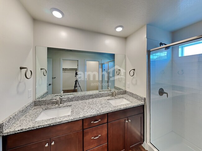 Building Photo - 4383 N Morgan Way