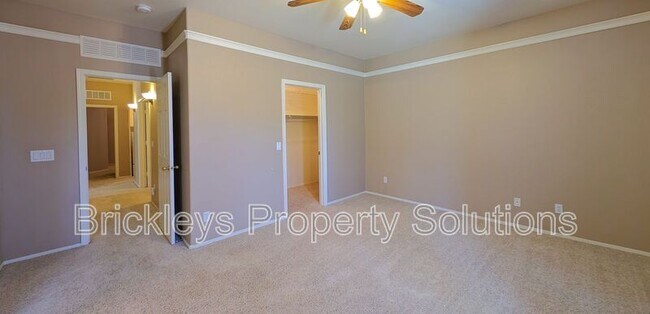 Building Photo - 4236 E Oxford Ln
