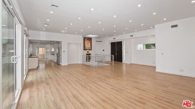 Building Photo - 5035 Escobedo Dr