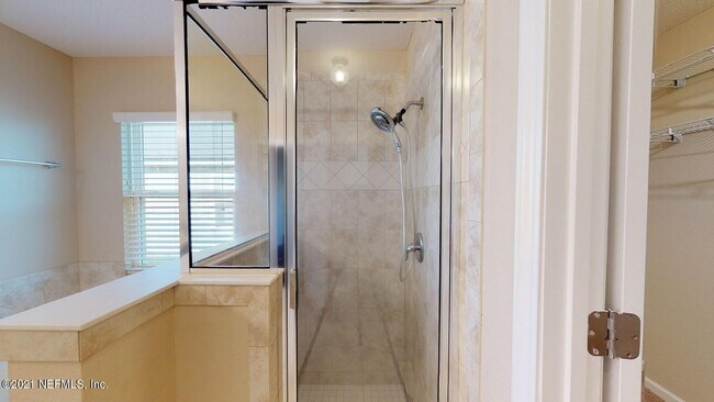 Building Photo - 517 S Aberdeenshire Dr