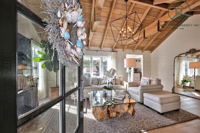 Building Photo - "Mi Casa by the Sea" Three Bedroom Unparalleled Golden Rectangle Rental Opportunity