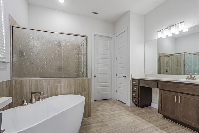 Building Photo - 6721 Empresa Dr