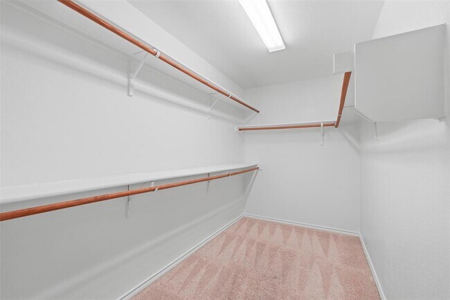 Building Photo - 13401 Henneman Dr