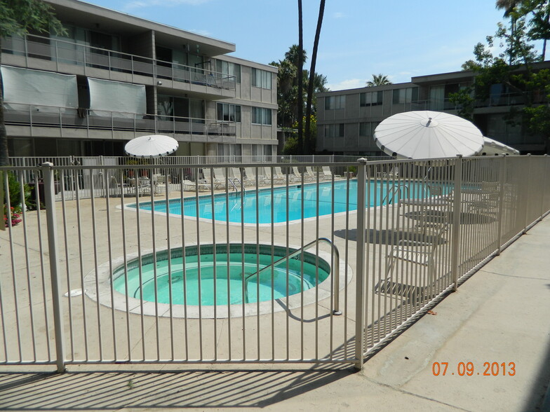 Building Photo - 6979 Palm Ct