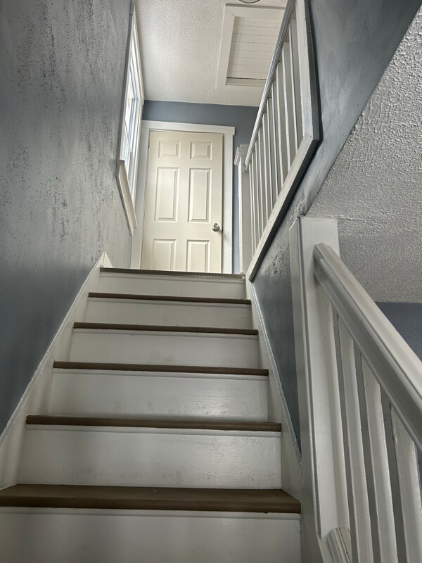 Building Photo - 572 Princeton Blvd
