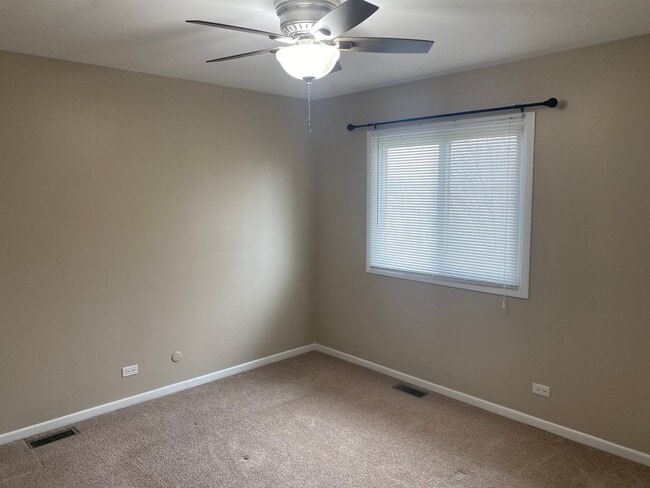 Building Photo - 668 Niagara Dr