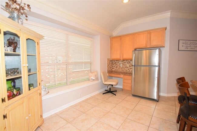 Building Photo - 24239 Yelverton Glen Dr