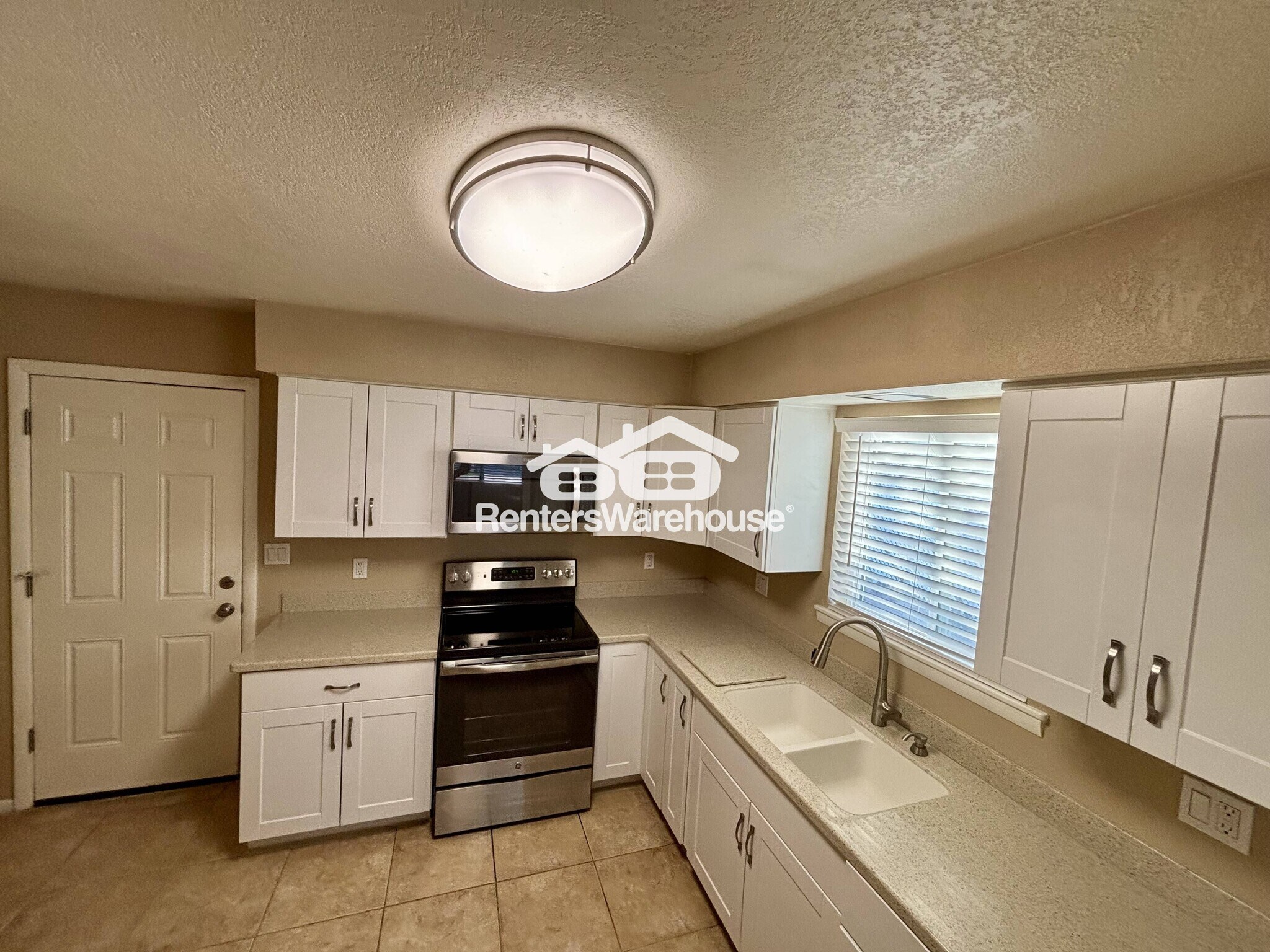 Building Photo - 6809 E Avalon Dr