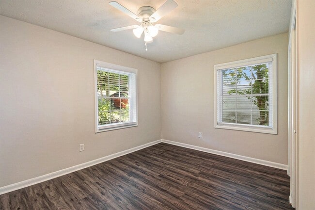 Building Photo - 2364 Peachwood Cir NE