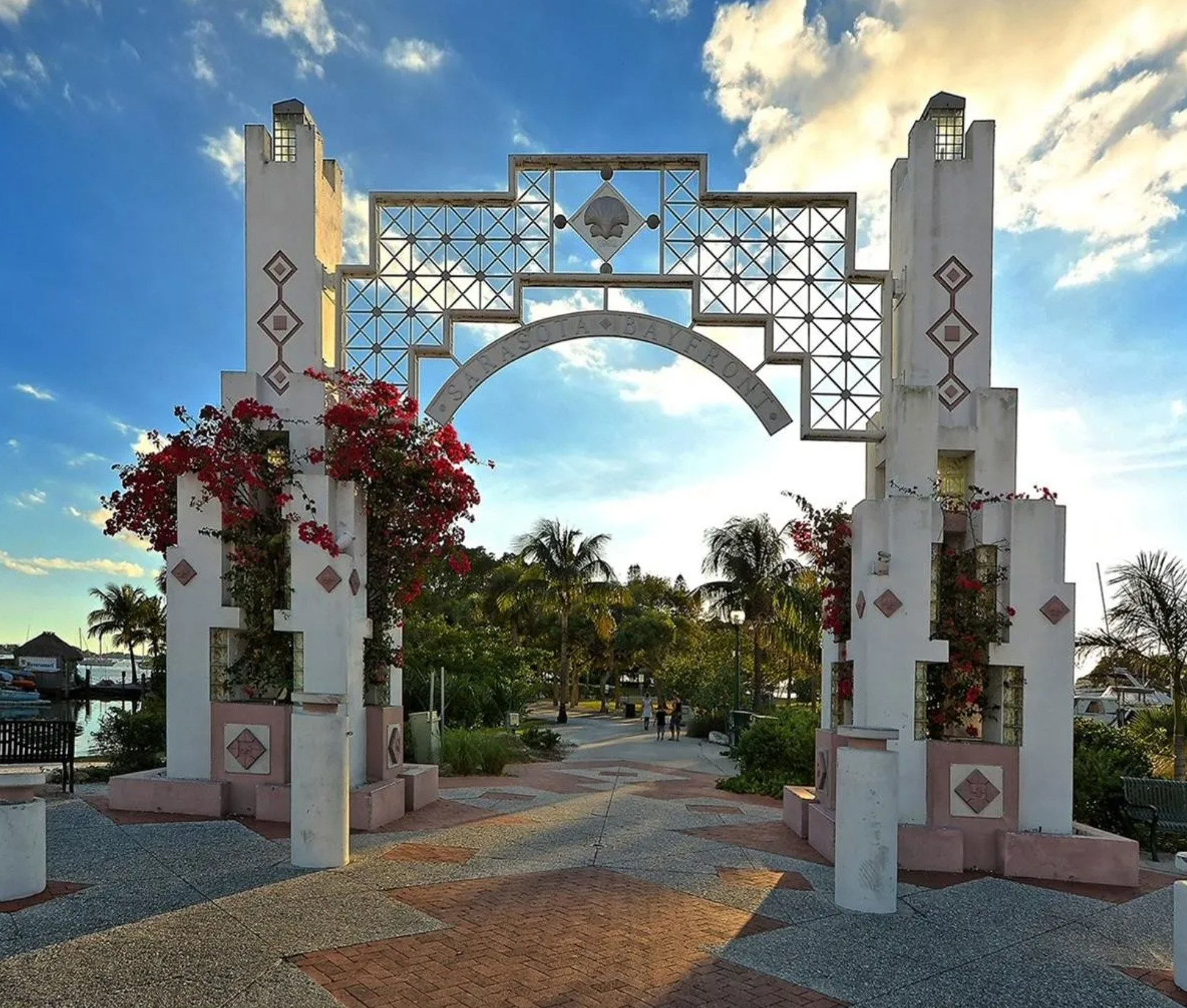 Building Photo - 850 S Tamiami Trl