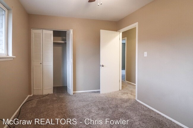 Building Photo - 3 br, 2 bath House - 5233 S. 67th E. Place