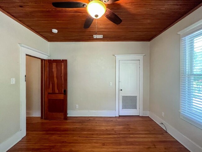 Building Photo - 115 NW 7th Terrace