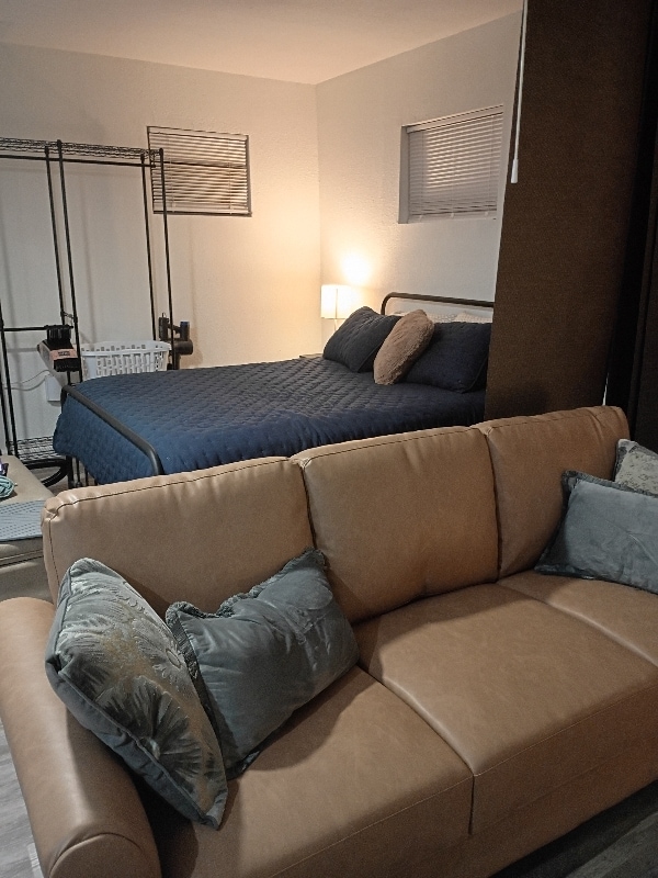 Building Photo - 739 Daisy Dr