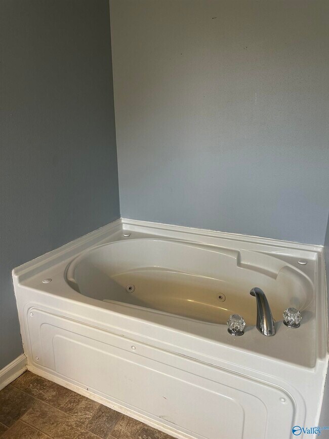 Building Photo - 102 Sandpiper Ct