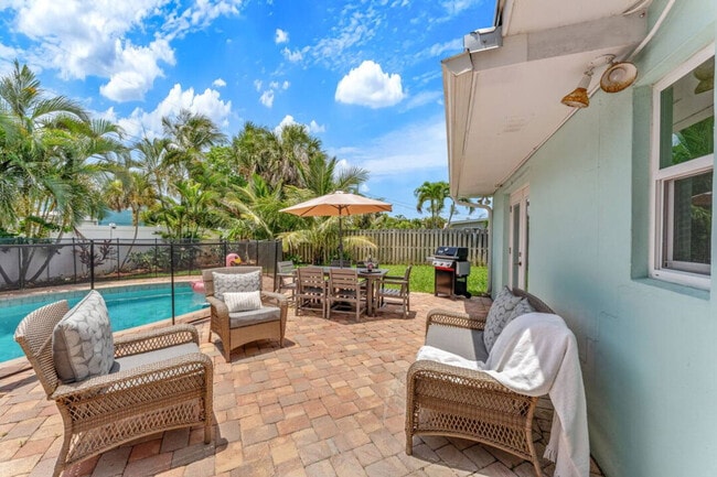 Building Photo - 1109 Seminole Dr