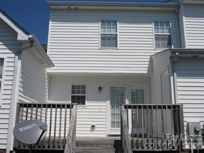 Building Photo - 1615 Stroll Cir