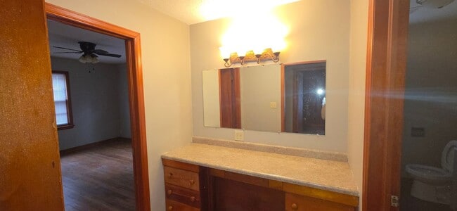 Building Photo - 3 Bedroom 2 Bath Carthage Stone Beauty! $1195